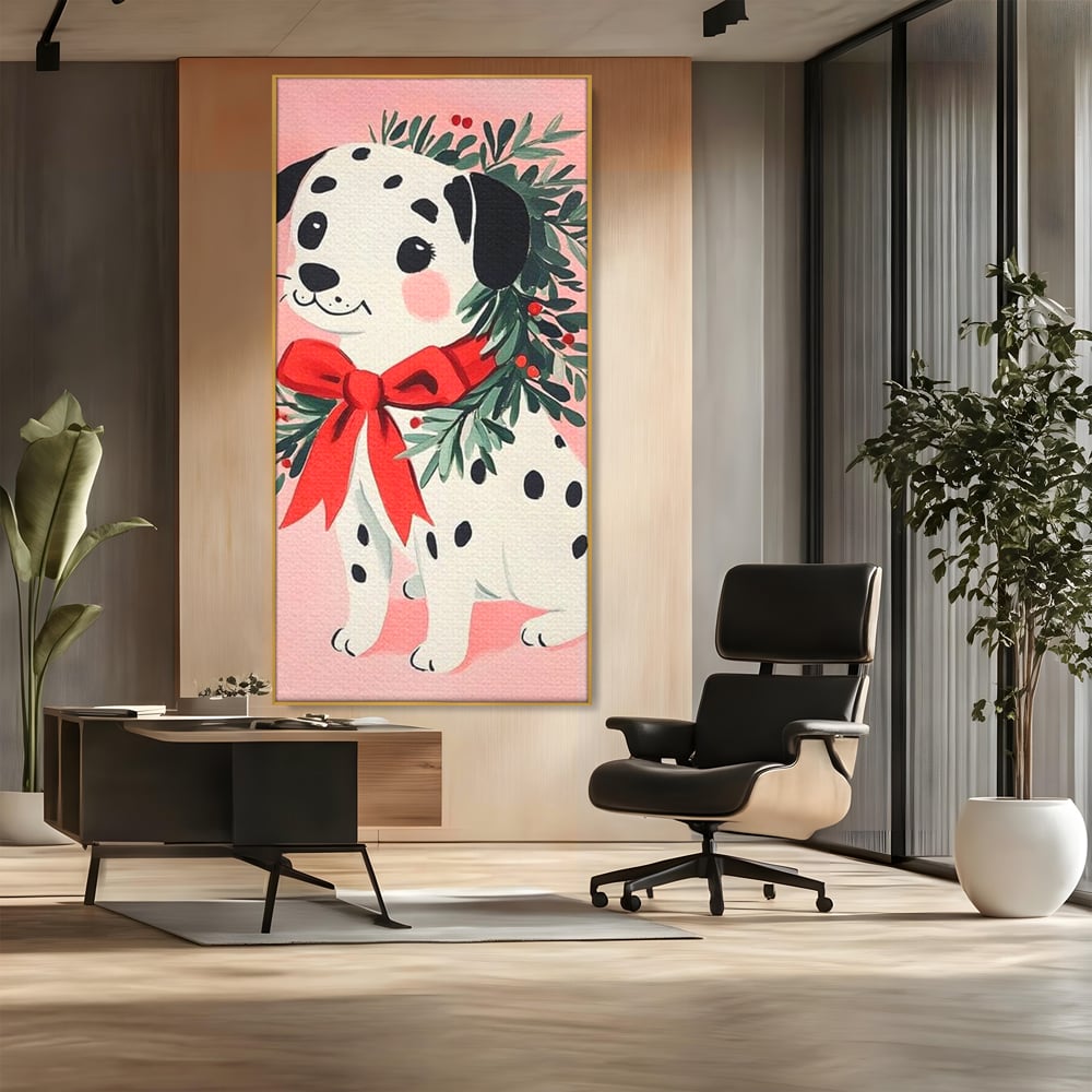 Tablou canvas cu tablou canvas cu catel dalmatian, in rama de aluminiu auriu, pe perete intr-un birou
